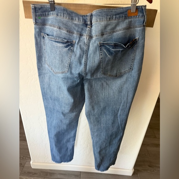 Seven 7|Women's Blue skinny Jeans in size 16•••Plus size closet staple,raw hem- - Picture 5 of 13